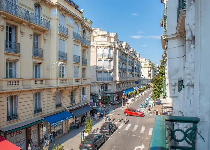 Stunning Flat By The Beach, Carre D'or-negresco アパート ニース