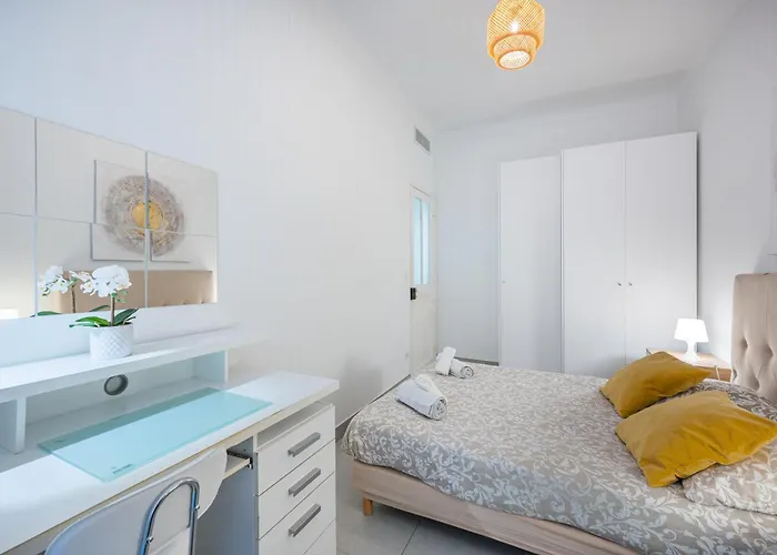 Stunning Flat By The Beach, Carre D'or-negresco アパート ニース