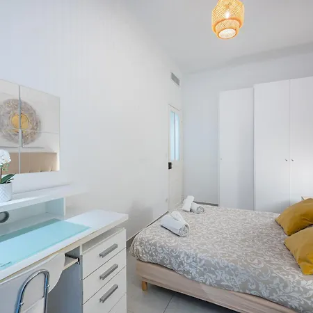 Stunning Flat By The Beach, Carre D'or-negresco アパート ニース